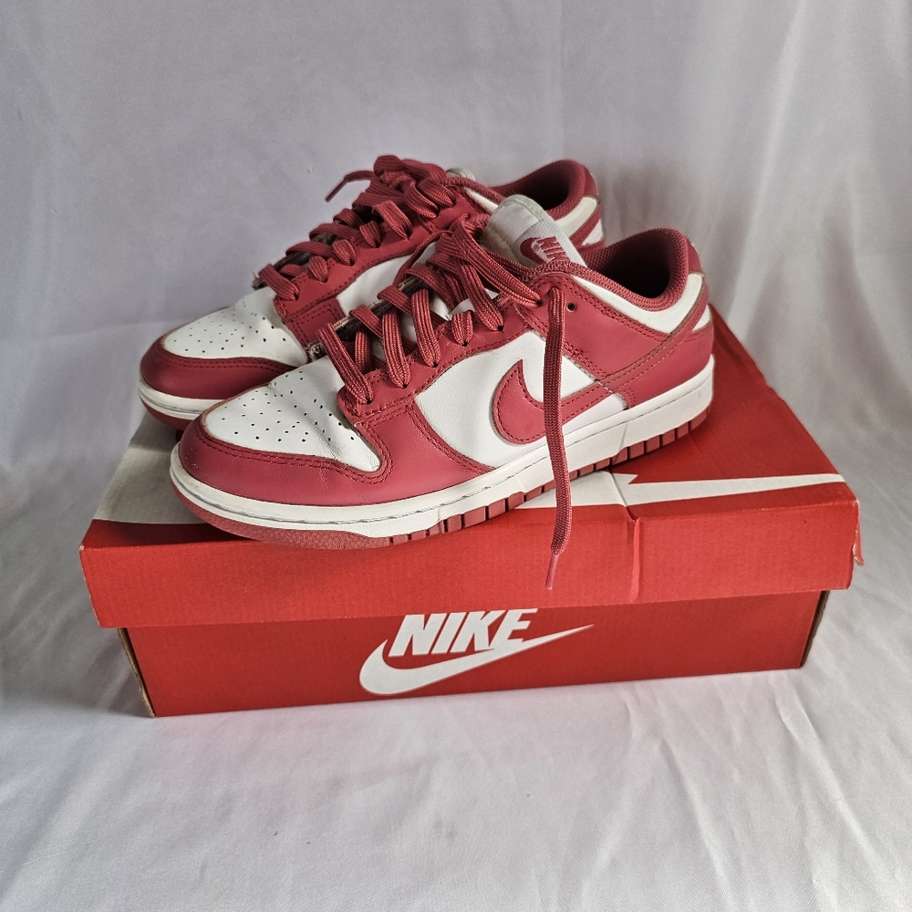 W Nike Dunk Low Archeo Pink size 8